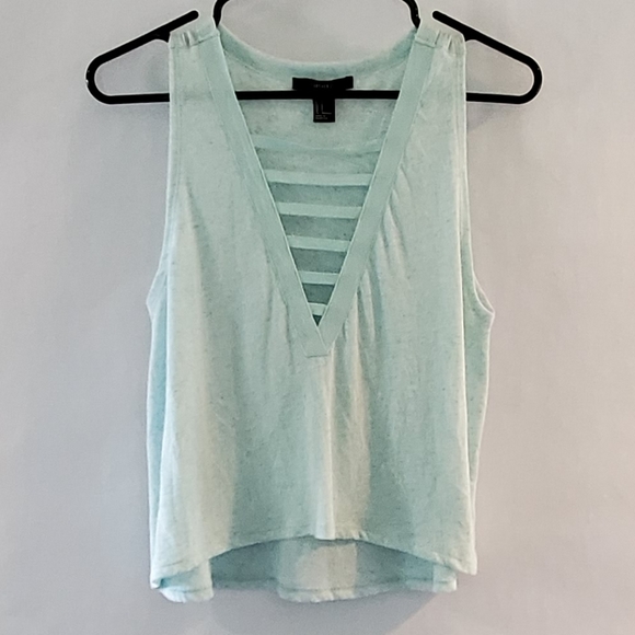 Forever 21 Tops - NWOT Forver 21 V-Neck Tank Top
